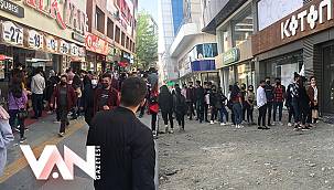 Kapanma Öncesi Van Sokakları Doldu Taştı