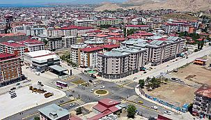 Van'a 10 bin adet çiçek dikildi