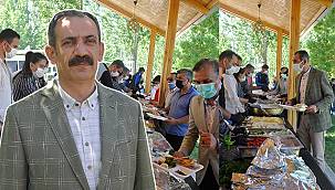 Gürpınar'da yüzlerce genç, kahvaltıda buluştu