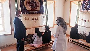 Tuşba Belediyesin'den Kadınlara Halı ve Kilim Kursu