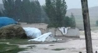 Van’da sel baskınında evler yıkıldı, hayvanlar telef oldu