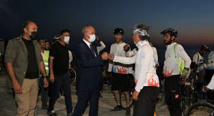 Başkan Akmandan,Bisikletçilere ziyaret