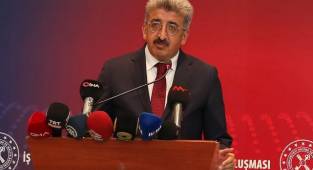 Van Valisi Bilmez,'Hayatımızı normale çevirmek için aşı olmalıyız'