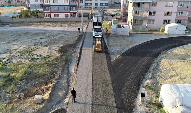 Başkan Akman, konforlu ve güvenli yollar yapmaya devam ediyoruz
