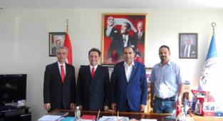 İran bilim insanları Van Esob'u ziyaret etti