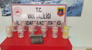 Van'da plastik kap içerisinde 14 kilo eroin