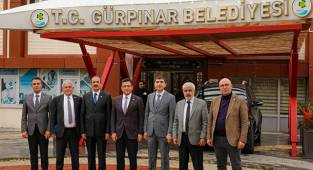 Milletvekillerinden Gürpınar Belediyesine ziyaret
