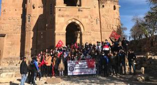  Van'da 59 öğrenci ve 2 öğretmen Akdamar Adası ile buluştu