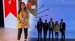 Van Tarihinde Bir İlk! Rozelin Kaplan, CHP Gençlik MYK'sında Yer Aldı