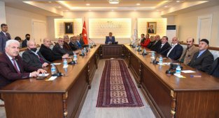 Vanlı Muhtarlara Fidan Dikim Sertifikası Verildi