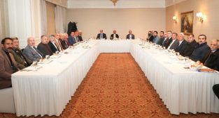 Başkan V. Aydın, Muhtarlarla bir araya geldi