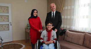 BELEDİYE BAŞKANI ÖZEL İNSANLARI ZİYARET ETTİ
