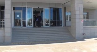 Van'da dolandırıcılar bankada suç üstü yakalandı