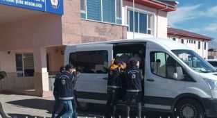 Van'da 12 organizatör yakalandı