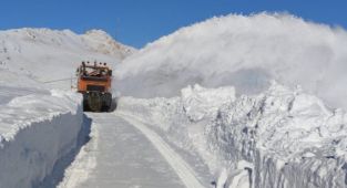 Van'da 287 yerleşim yerinin yolu kapandı 