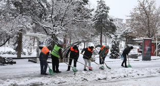 Van'da Ekipler aralıksız çalışıyor 