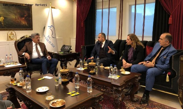 Van YYÜ Rektörü Şevli'nin Öncülüğündeki Heyet Vali Bilmez'i Ziyaret Etti