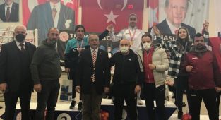 Edremitli Boksör Yaren Düztaş Türkiye Şampiyonu Oldu