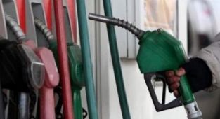 Benzin ve motorine bir büyük zam daha