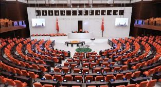 Siyasi partiler yasası TBMM Başkanlığı'na sunuldu
