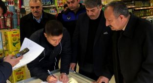 Van'da 7 markete stokçuluk ve fahiş fiyattan cezai işlem