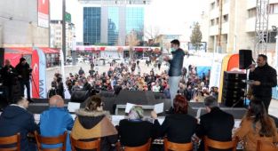 Van'da En güzel Seçilen Kedinin Davranışları Diğerlerinden Farklı Çıktı