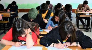 Başkan Akman gençlere destek olmaya devam ediyor