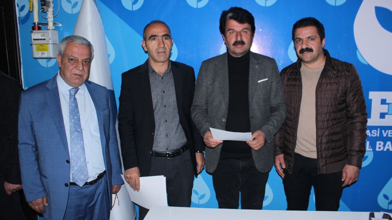 Peker; AK Parti ve ortağı MHP ne ülkeyi ne de Van'ı yönetebiliyor