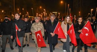 Van'da 2 Nisan Kutlaması, Gecede Devam Etti