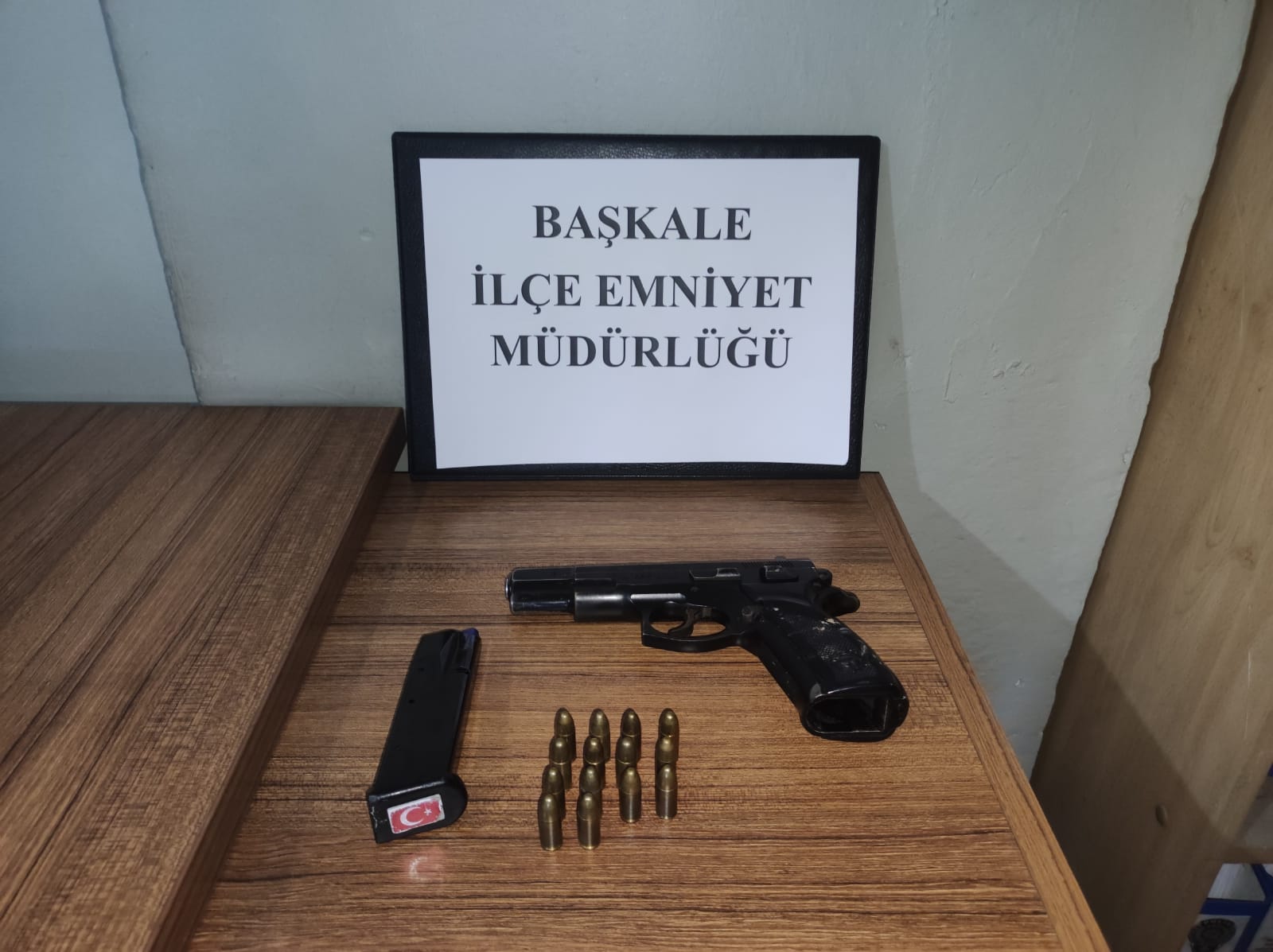 Van'da bir kurumun ruhsatlı silahı çalındı bakım nerede bulundu