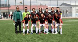 Van'da Kadın Futbol takımı Vanspor'un yolunda