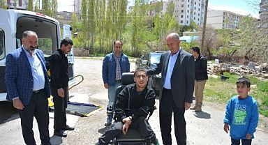 Tuşba Belediyesinden engellilere akülü tekerlekli sandalye