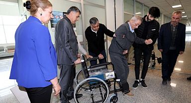 Van Büyükşehir Belediyesinden 7 kişiye tekerlekli sandalye