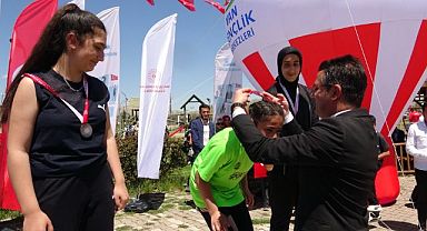 Van’da 19 Mayıs Atatürk’ü Anma, Gençlik ve Spor Bayramı coşkusu