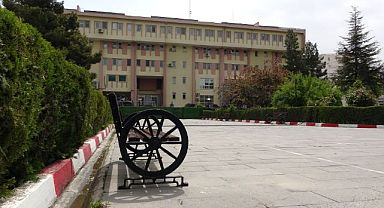 Van Valiliği önündeki bariyerler yıllar sonra kaldırıldı