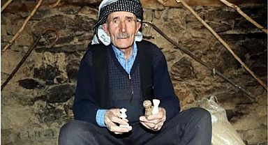 Yarım asırdır el emeğiyle satranç taşı yapıyor
