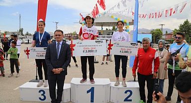 1. VAN DENİZİ YARI MARATONU’ KOŞUSU YAPILDI