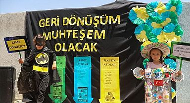 Başkale'de öğrenciler geri dönüşüm malzemelerinden kostüm yaptı