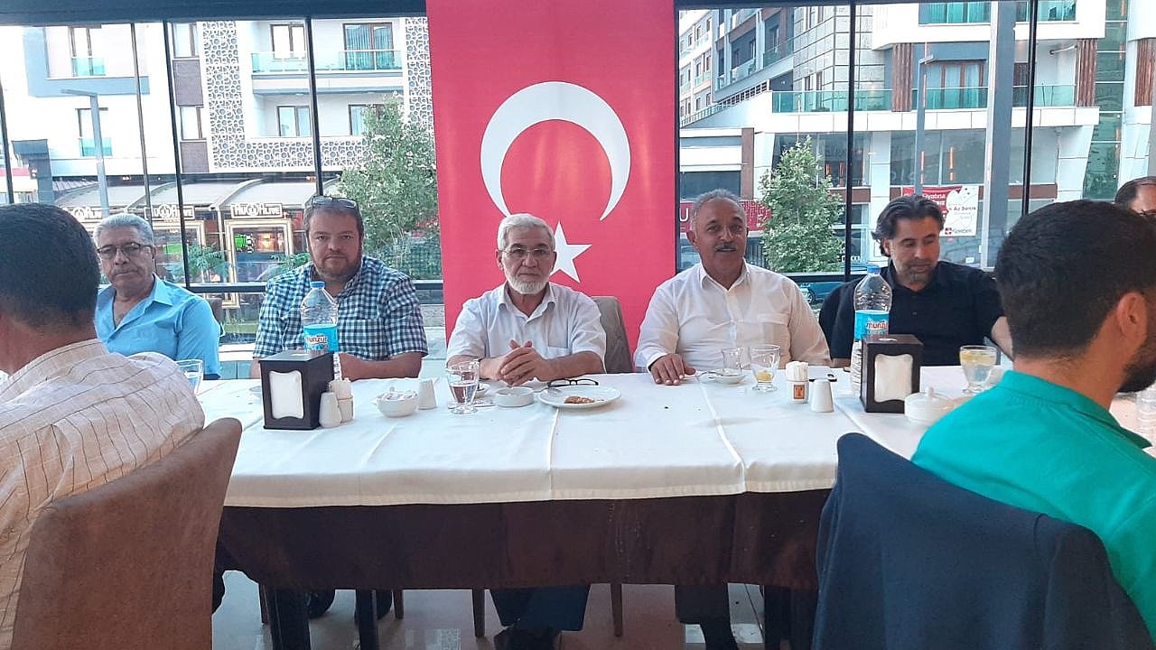 Bem-Bir-Sen üyeleriyle yemekte bir araya geldi
