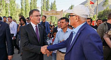 Van Valisi Balcı,