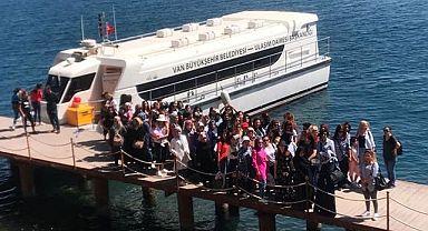 Vanlı Kadınlar Doğal Güzellikleri keşfetmeye devam ediyorlar