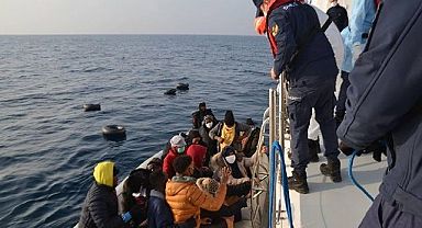 GERİ İTİLEN 21 GÖÇMEN KURTARILDI
