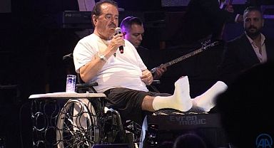 Kaza sonrası tekerlekli sandalye ile konser