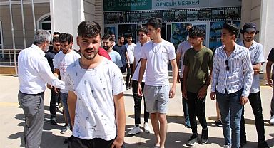 VANLI GENÇLER MANİSAYA GİTTİ