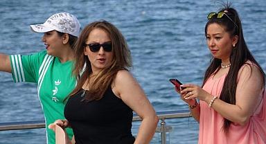 Hafta sonu Van Gölü'nün sahilleri turistlerle dolup taştı