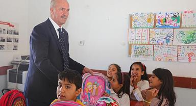 TUŞBA BELEDİYESİ’NDEN ÖĞRENCİLERE KIRTASİYE DESTEĞİ