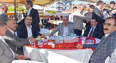 Van'da bir düğünde 1,5 Milyon TL Takı ve 100 Koyun Kesildi 