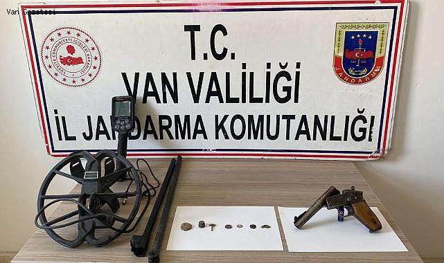 Van'da bir evde tarihi eserlere el konuldu