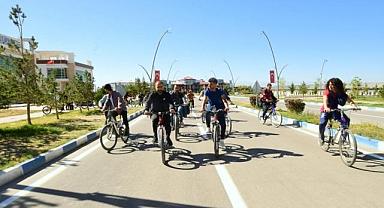Van YYÜ’de öğrenciler için bisiklet gezisi…