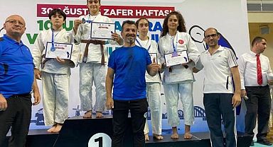 Vanlı Judocular Sakaryadan 2 birincilikle İle döndüler